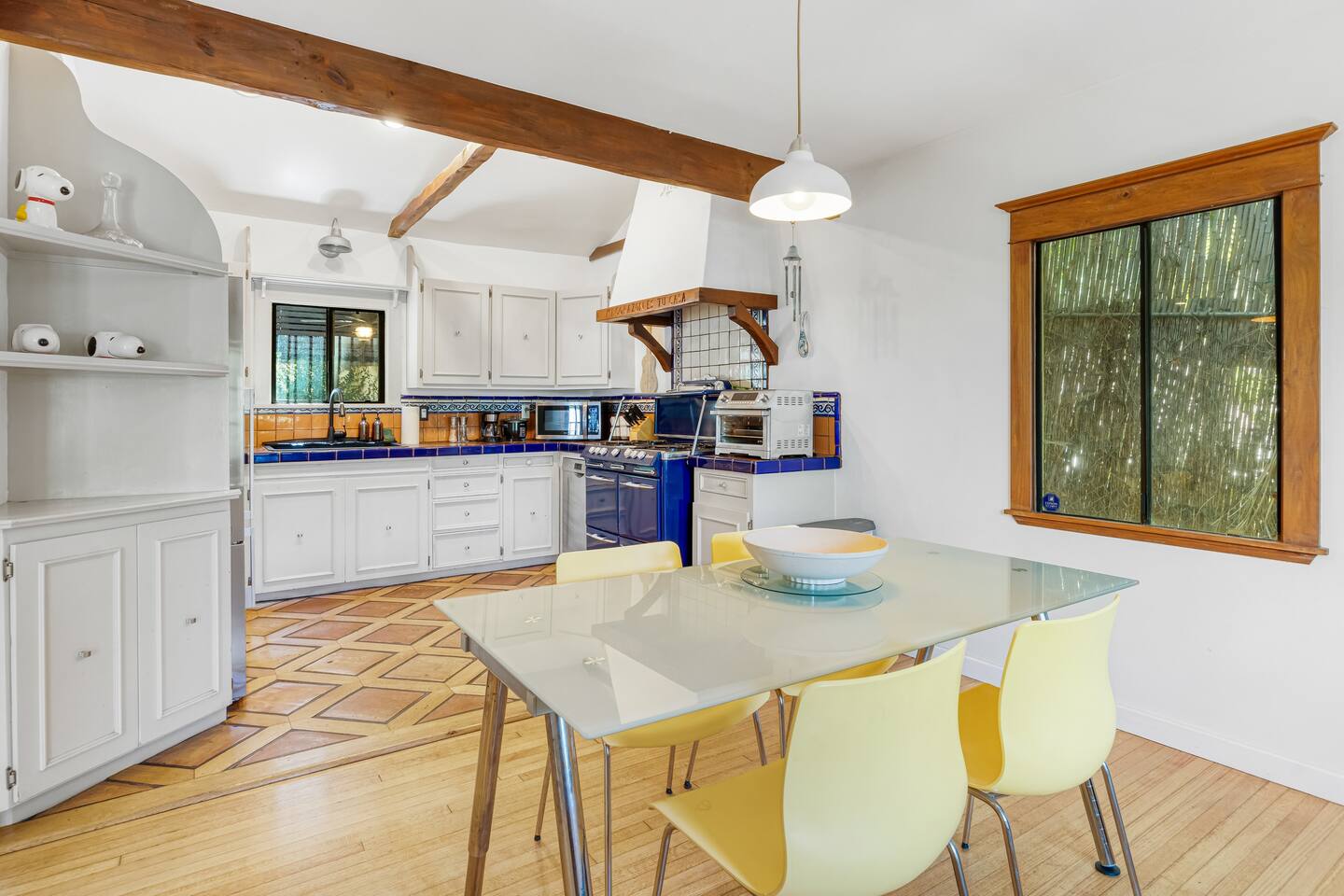 Kitchen and dining area